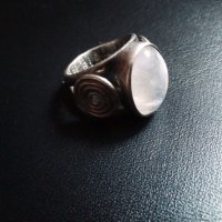 Уникален Винтидж масивен сребърен пръстен с естествен лунен камък ръчна изработка , снимка 1 - Пръстени - 39427573