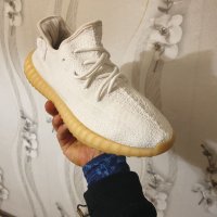 оригинални маратонки Adidas Yeezy Boost 350 V2 Cream White Triple Core номер 45-45,5, снимка 7 - Маратонки - 40258007