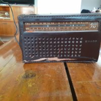 Старо радио,радиоприемник Sharp FW-504, снимка 1 - Други ценни предмети - 31304956
