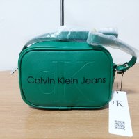 Calvin klein дамска чанта през рамо хит модел код 245, снимка 3 - Чанти - 42905806