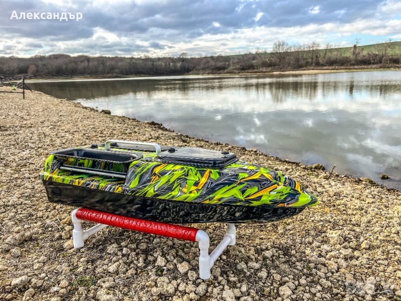 Лодка за захранка Camarad Speed Flsh, снимка 1