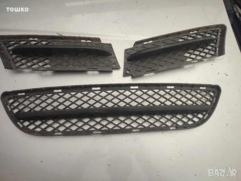 решетки в предна броня и халоген от БМВ Е90/91, снимка 1