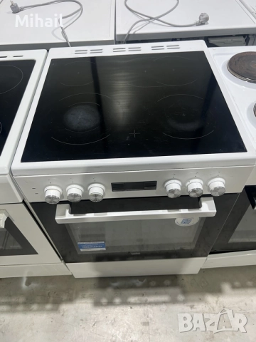 Печка BEKO – Керамичен плот – Електрическа фурна – Отлично състояние, снимка 4 - Печки, фурни - 55896864
