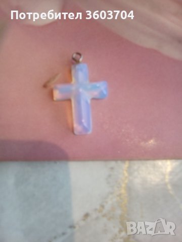 Кръстче от опал