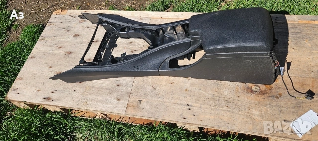 Подлакатник BMW E90 E91 E92 , снимка 2 - Части - 54133395