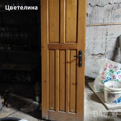 Дървена врата използвана