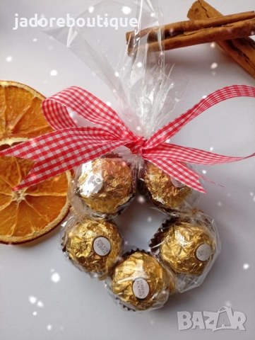 Коледен венец от бонбони Ferrero Rocher