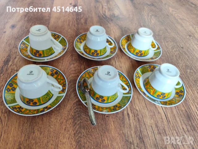Сервиз за кафе с флорални шарки 