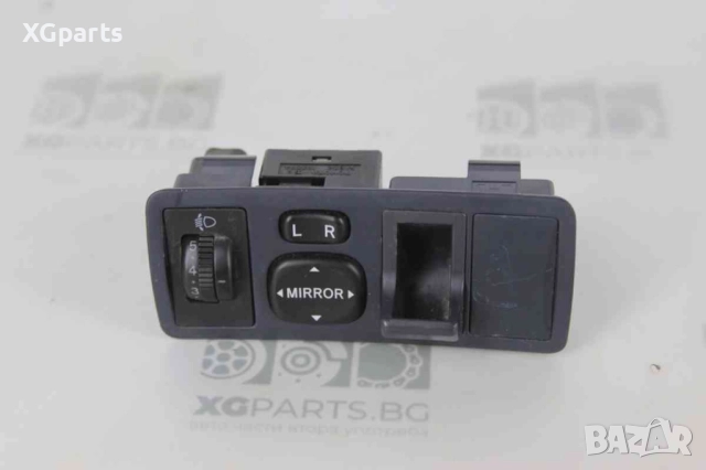 Бутон ел. огледала за Toyota Corolla E12 (2001-2007)