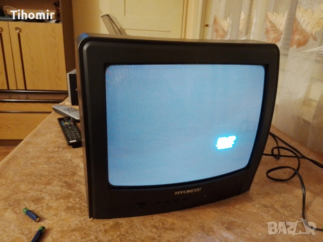 Продавам малко телевизорче 15 инча, снимка 3 - Телевизори - 54058951