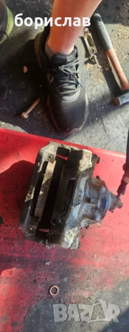 Преден ляв спирачен апарат за Фолксваген поло 6н , снимка 2 - Части - 51980747