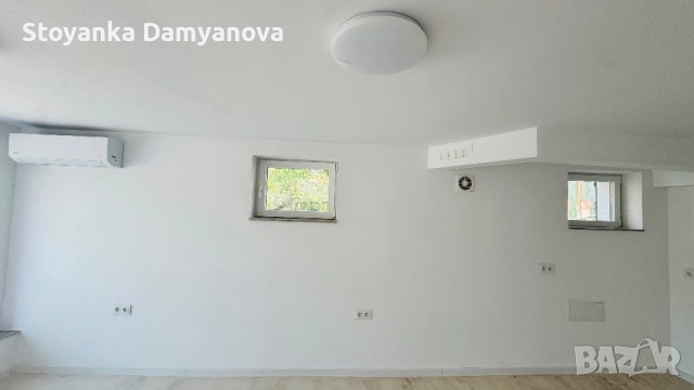 Отдава под наем  ъглово помещение 29,50 м. кв. със статут гараж Площад Папа Йоан Павел II N3, снимка 14 - Апартаменти - 54315781
