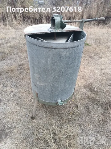 Центрофуга за мед