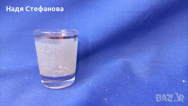 Ретро комплект бутилка с тапа и 6 чашки, ракия, златни кантове, посипка, изключителни, снимка 10 - Антикварни и старинни предмети - 47673469