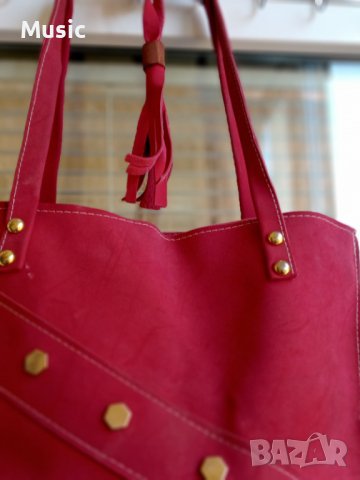 Червена дамска чанта, снимка 5 - Чанти - 38369247