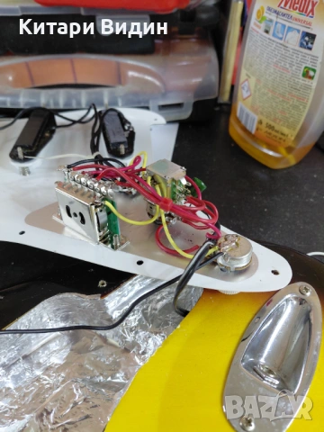 Продавам електрическа китара стратокастер с ефект овердрайв, снимка 9 - Китари - 53267083
