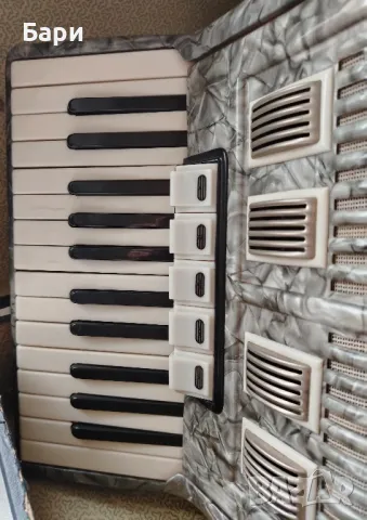 Акордеон WELTMEISTER 40баса, снимка 3 - Акордеони - 49164358