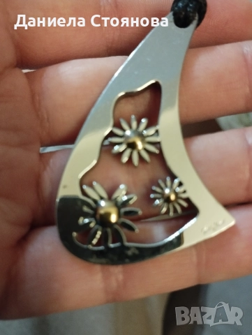 Красиво и нестандартно италианско колие от стомана и позлата, снимка 2 - Колиета, медальони, синджири - 52162362