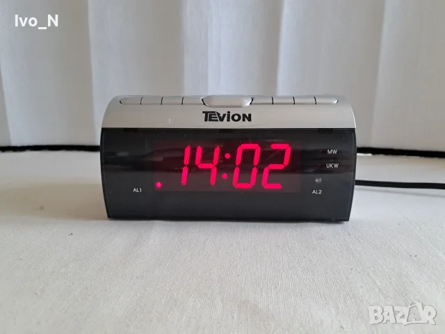 Радио часовник Tevion RW 201.