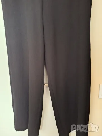 Дамски еластичен,черен панталон с прави крачоли и ластик на талията