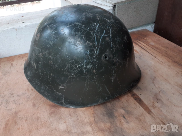 Стара военна каска, снимка 2 - Антикварни и старинни предмети - 54182938