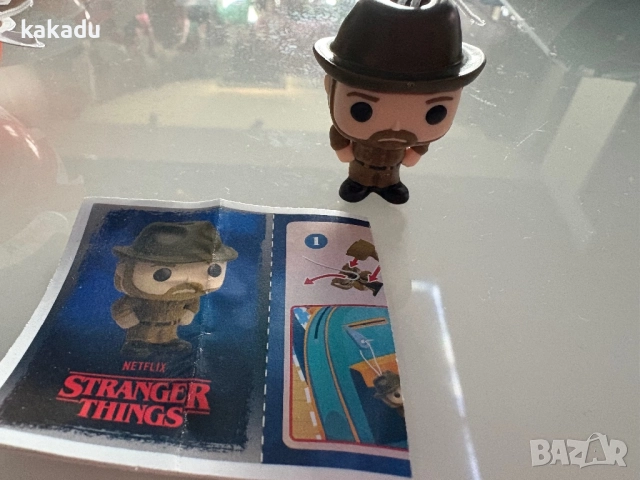 Фигурката Hopper от Киндер Stranger things, снимка 2 - Колекции - 52382751