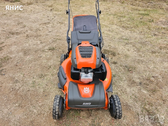 САМОХОДНА КОСАЧКА HUSQVARNA 4X4 HONDA. КАТО НОВА , снимка 7 - Градинска техника - 51840435