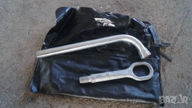 Кука и ключ за теглене на автомобил, снимка 1