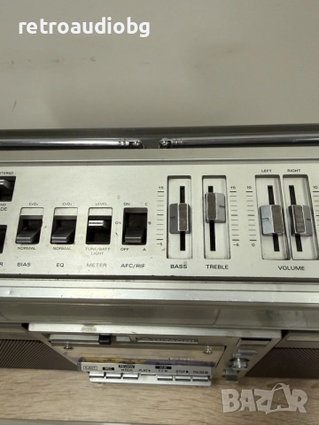 🔈Ретро радиокасетофон HITACHI TRK-8190 E - Boombox - профилактиран🔈
, снимка 7 - Радиокасетофони, транзистори - 56074100