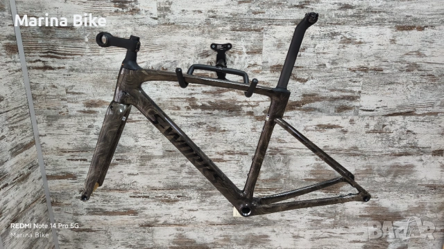 Карбонова шосейна рамка Specialized S-Works Roubaix SL8 Disc 2025 | 54, снимка 14 - Части за велосипеди - 53886717