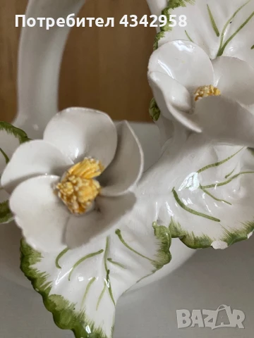 Ваза с жасминови цветя.Италия, снимка 2 - Антикварни и старинни предмети - 50612400