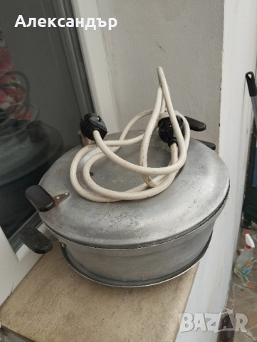 Електрическа тенджера