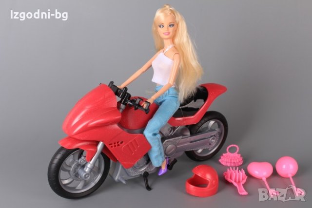 Кукла Барби с чупещи се крайници на мотор