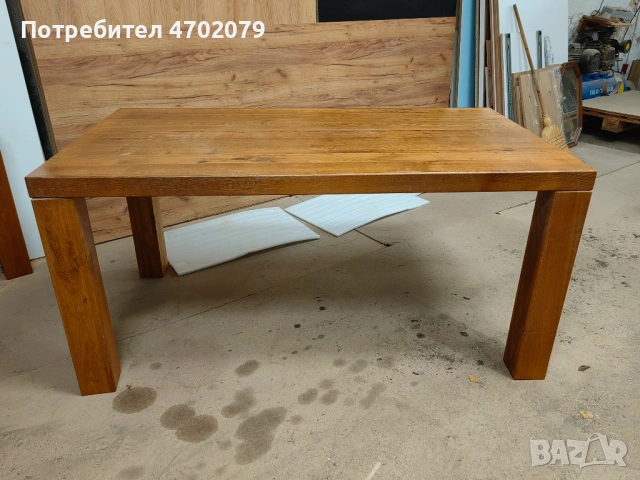 Голяма масивна дъбова маса