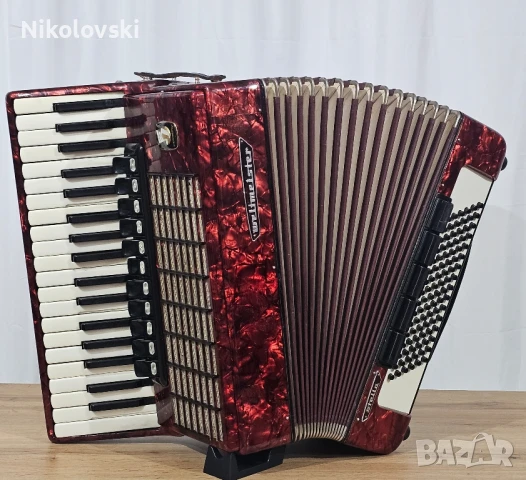 Акордеон Weltmeister Stella , снимка 1