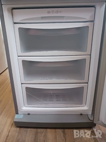 Хладилник с фризер  LG - No frost система, снимка 7 - Хладилници - 53993993