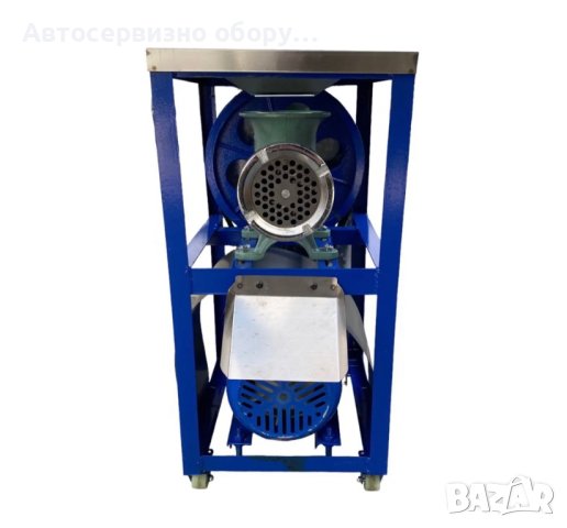 Префесионална чугунена месомелачка №32 с двоен ремък и неръждаем плот