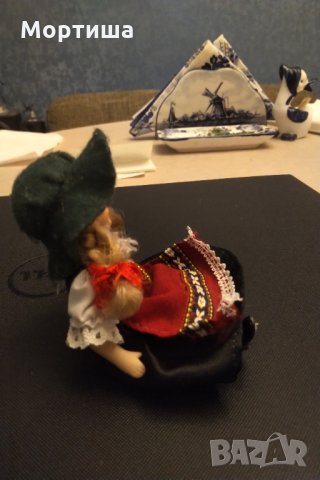 Колекционерска изцяло порцеланова кукличка , снимка 5 - Колекции - 29581680