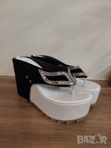 Дамски чехли от черен набук и бял лак с камъчета W Shoes