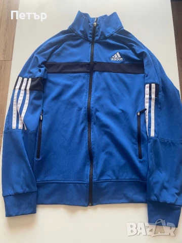 Продавам суичър