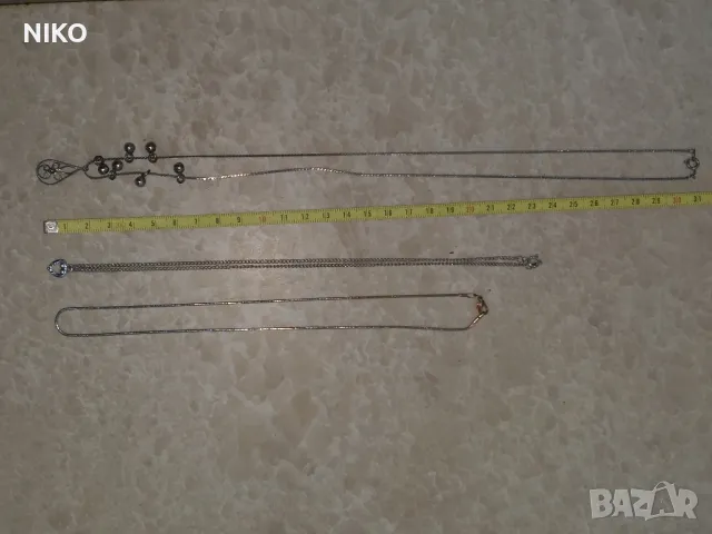 Продавам, малък нежен сребърен, дамски, медальон с синджир , снимка 8 - Колиета, медальони, синджири - 41514938