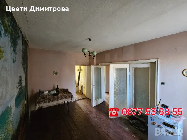 Продавам триетажна къща с лятна кухня и гараж за два автомобила , снимка 13 - Къщи - 49178115