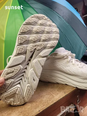 HOKA One One Clifton 8 бели маратонки за бягане- 38 номер( 298€ в сайта), снимка 5 - Маратонки - 49007947