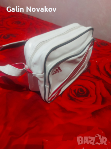 Оригинална дамска чанта  ADIDAS, снимка 2 - Чанти - 36512096