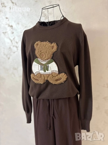 пуловер с мече 