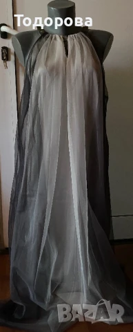 Много елегантна рокля без ръкав от тюл, с подплата, светло и тъмносиво