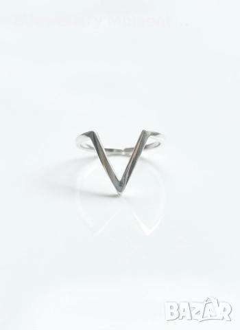 Сребърен пръстен с изчистен дизайн , снимка 4 - Гривни - 32682965