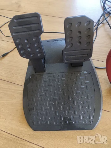волан с педали thrustmaster Ferrari 458, снимка 3 - Джойстици и геймпадове - 55988868