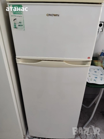 Хладилник с горна камера