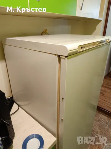 Продавам фризер Indesit , снимка 2 - Фризери - 49849213